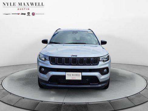 New 2026 Jeep Compass Latitude image 18