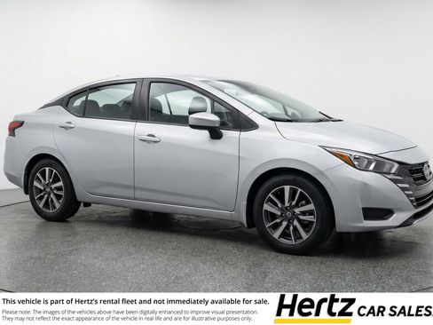 Used 2025 Nissan Versa SV image 1