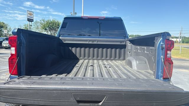Used 2025 Chevrolet Silverado 2500 Custom w/ Custom Value Package AWD/4WD image 10