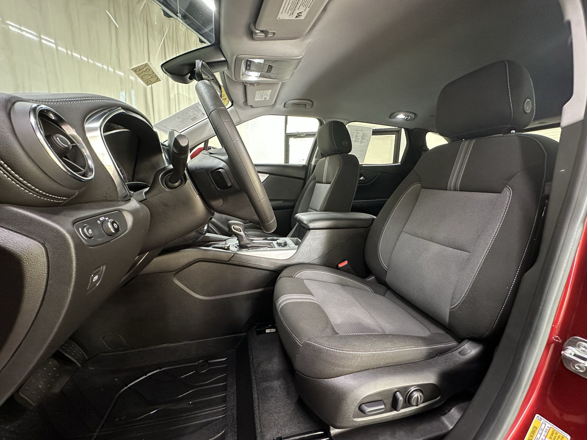 Certified 2025 Chevrolet Blazer LT w/ Convenience Package FWD image 27