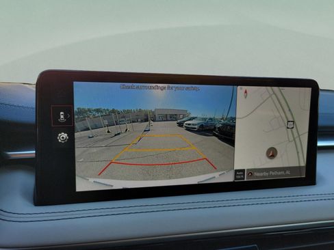 Used 2025 Genesis G70 2.5T image 25