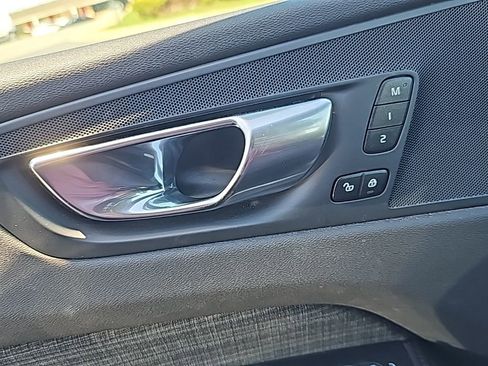 Used 2023 Volvo XC60 B5 Core image 9