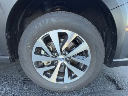 Certified 2025 Subaru Outback Premium w/ Popular Package #1A image 10