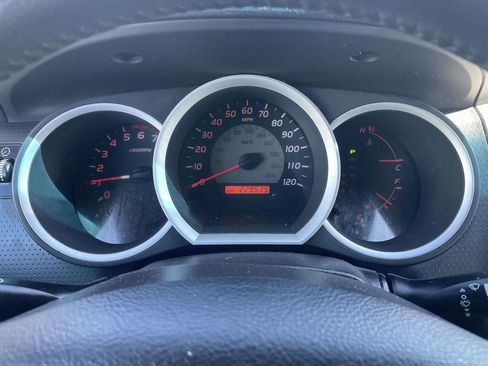 Used 2011 Toyota Tacoma PreRunner w/ SR5 Pkg #2 RWD image 30