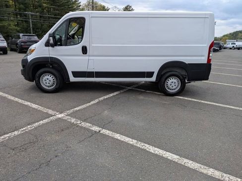 Used 2025 RAM ProMaster 2500 w/ Convenience Group FWD image 11