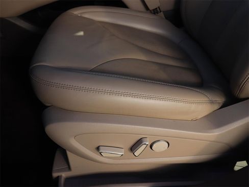 Used 2021 Lincoln Nautilus FWD w/ Equipment Group 101A image 16