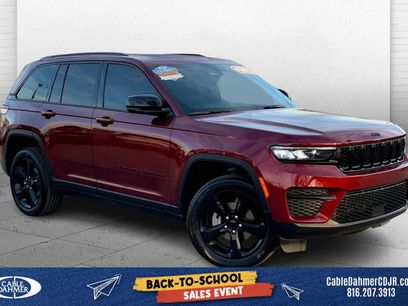 Used 2023 Jeep Grand Cherokee Altitude