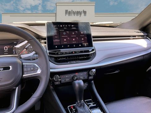 Certified 2025 Jeep Compass Limited AWD/4WD image 6