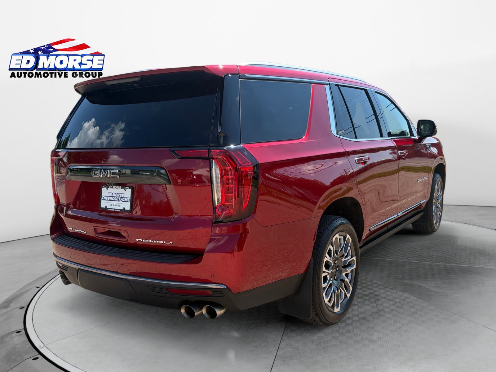 Used 2024 GMC Yukon Denali Ultimate AWD/4WD image 5