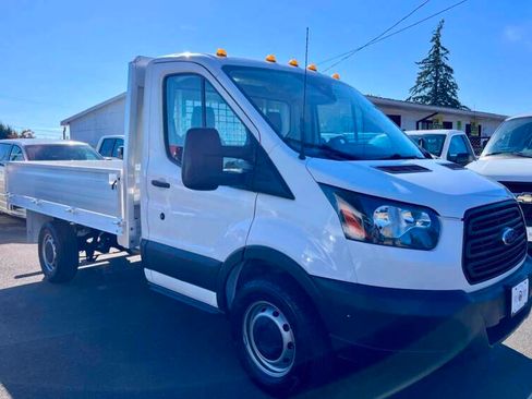 Used 2018 Ford Transit 250 138 RWD image 8