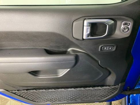 Used 2024 Jeep Gladiator Sport image 30