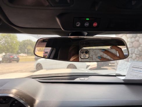 Used 2021 Chevrolet Camaro LT w/ Technology Package image 14