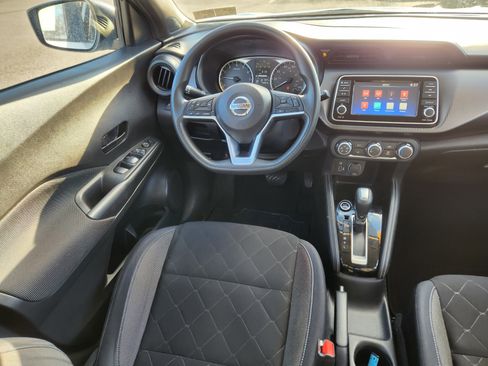 Used 2018 Nissan Kicks S image 13