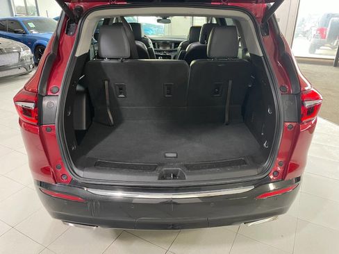 Used 2018 Buick Enclave Essence image 7