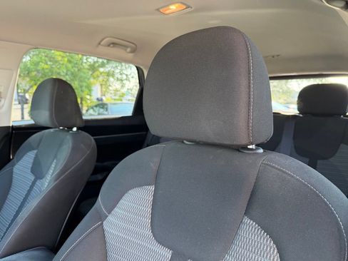Used 2021 Kia Sorento LX FWD image 12