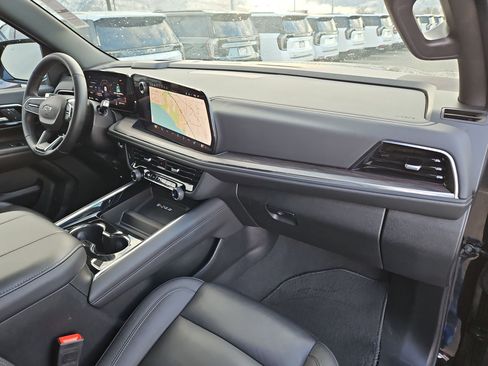 Used 2025 Chevrolet Tahoe Z71 image 32