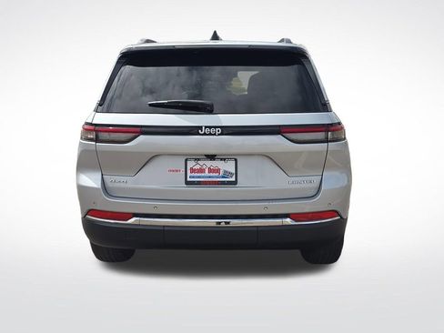 Used 2024 Jeep Grand Cherokee Limited AWD/4WD image 4