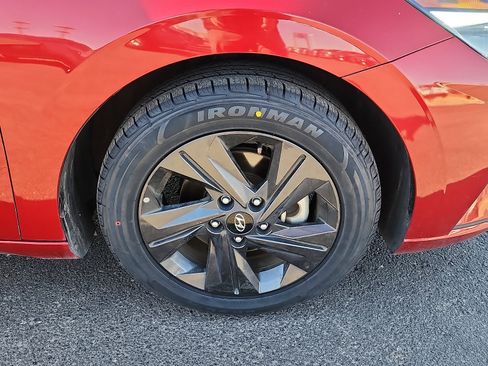 Used 2023 Hyundai Elantra SEL image 9