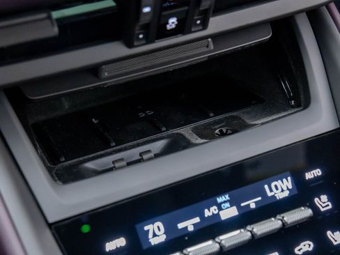 New 2025 Porsche Macan 4S Electric image 27