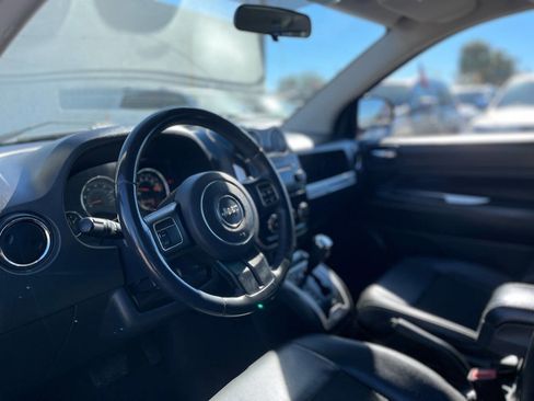 Used 2014 Jeep Compass Latitude image 12