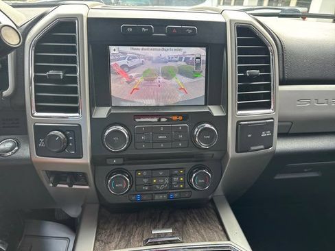 Used 2018 Ford F250 Lariat w/ Lariat Ultimate Package AWD/4WD image 30