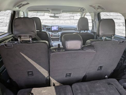 Used 2023 Ford Explorer XLT w/ Equipment Group 202A RWD image 12