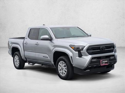 Certified 2025 Toyota Tacoma SR5 AWD/4WD image 3
