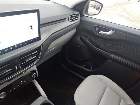 Certified 2023 Ford Escape Platinum image 23