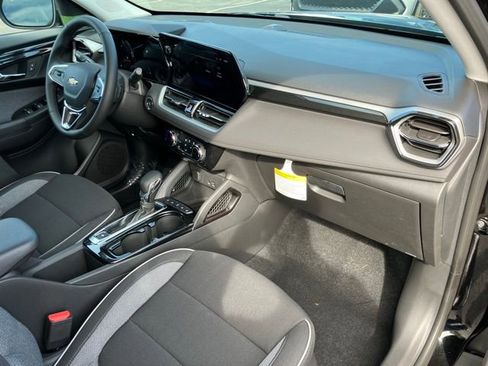 New 2026 Chevrolet TrailBlazer LT w/ LT Cold Weather Package FWD image 10