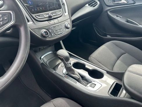 Used 2024 Chevrolet Malibu LT FWD image 11
