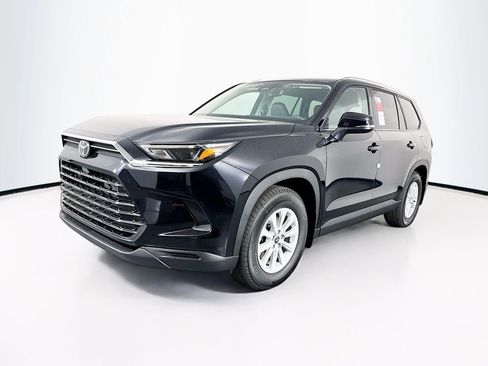 New 2026 Toyota Grand Highlander XLE image 3