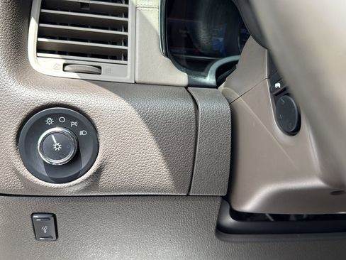 Used 2017 Lincoln Navigator Select RWD image 12