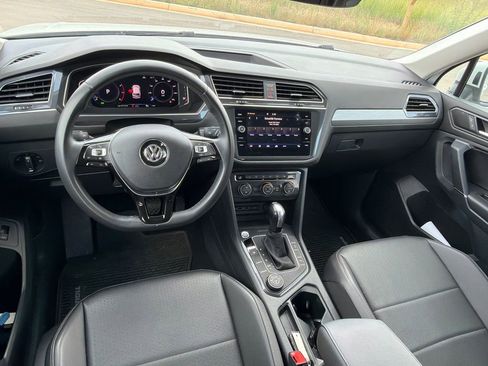 Used 2020 Volkswagen Tiguan SEL AWD/4WD image 22