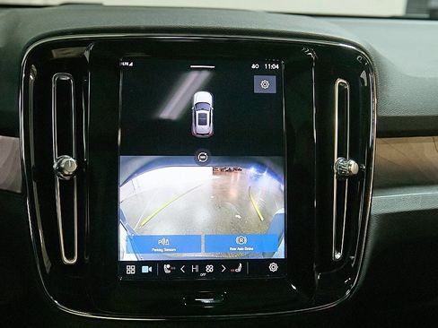 Certified 2023 Volvo XC40 Recharge Ultimate image 30