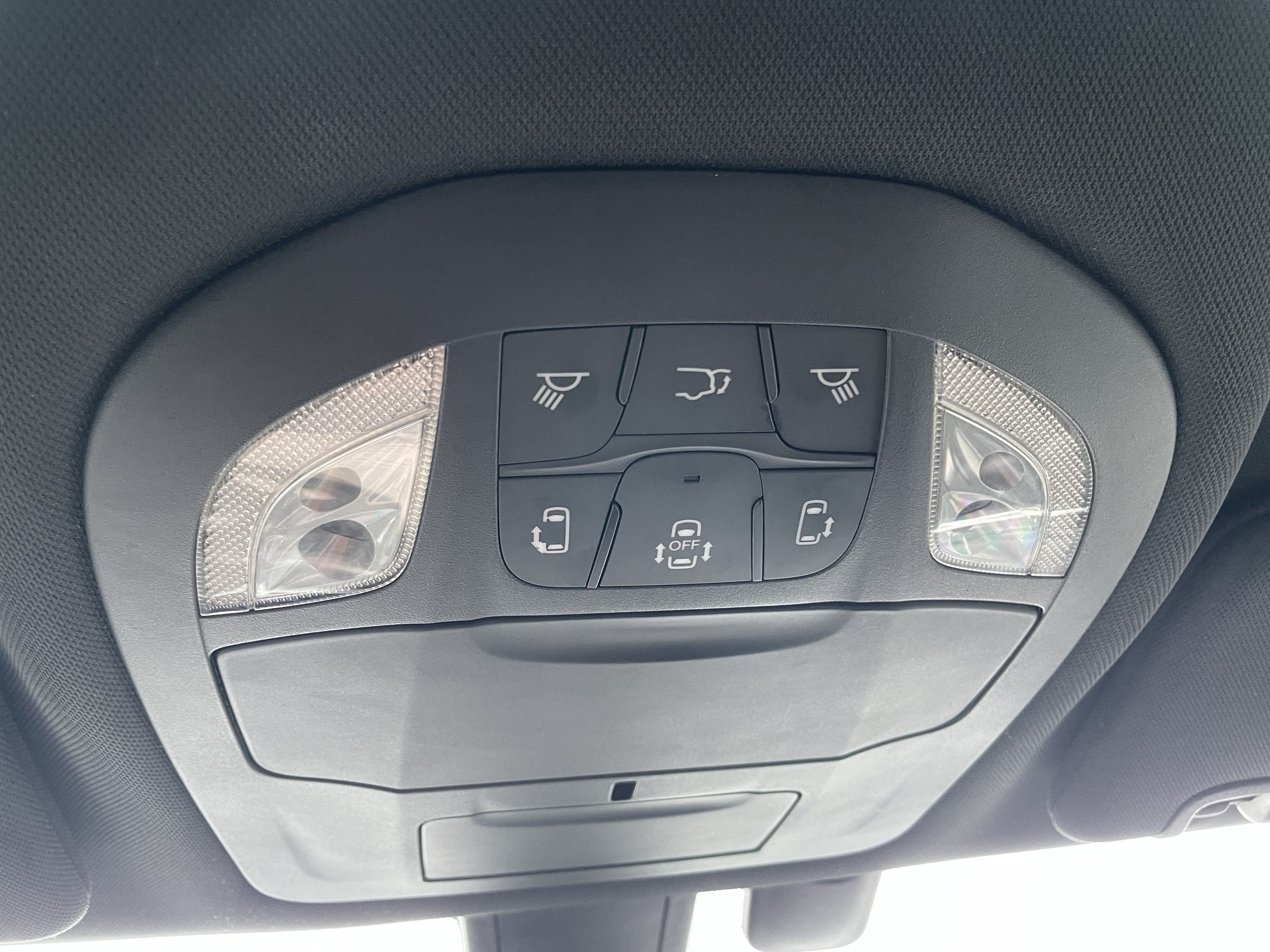 Used 2018 Chrysler Pacifica Touring Plus w/ S Appearance Package FWD image 24