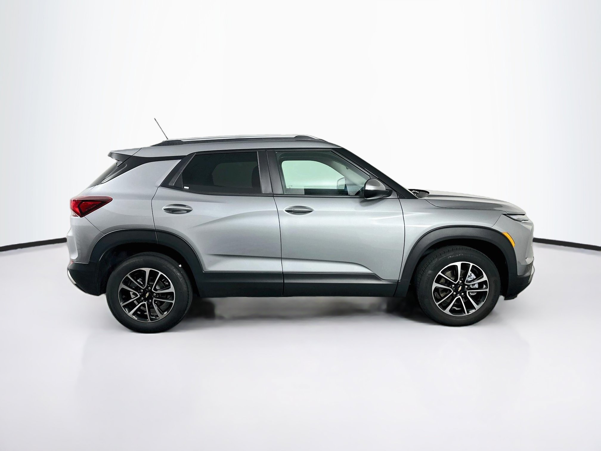 Used 2025 Chevrolet TrailBlazer LT AWD/4WD image 10