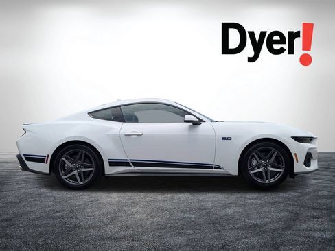 Used 2025 Ford Mustang GT Premium RWD image 2