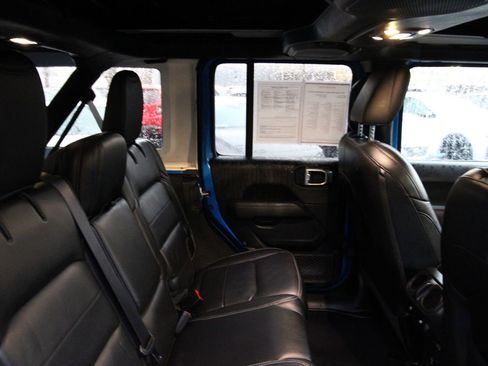 Used 2021 Jeep Wrangler Unlimited Sahara image 22