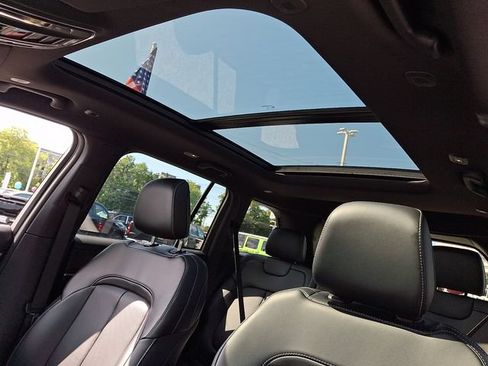 Used 2026 Jeep Grand Cherokee Limited w/ Luxury Tech Group II AWD/4WD image 14
