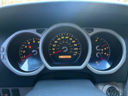 Used 2005 Toyota 4Runner Limited image 24