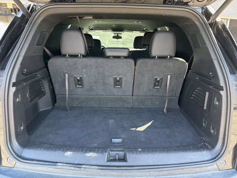 Used 2025 Chevrolet Traverse LT image 20
