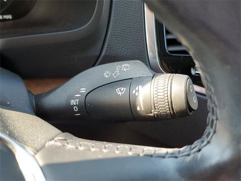 Used 2021 Volvo XC90 T6 Momentum w/ Advanced Package image 13