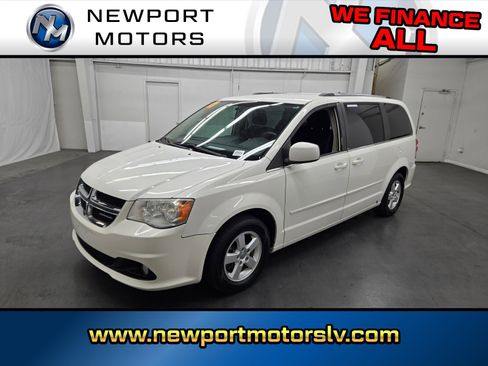 Used 2011 Dodge Grand Caravan Crew image 1