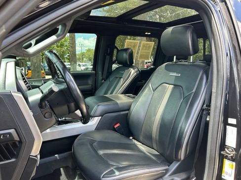 Used 2019 Ford F150 Platinum w/ Equipment Group 701A Luxury AWD/4WD image 19