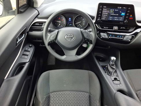 Used 2020 Toyota C-HR LE FWD image 11