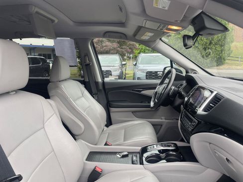 Used 2018 Honda Pilot Touring image 7