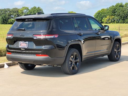 New 2025 Jeep Grand Cherokee L Altitude image 3