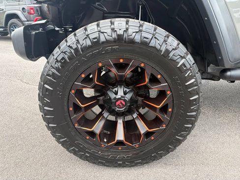 Used 2019 Jeep Wrangler Unlimited Rubicon AWD/4WD image 11