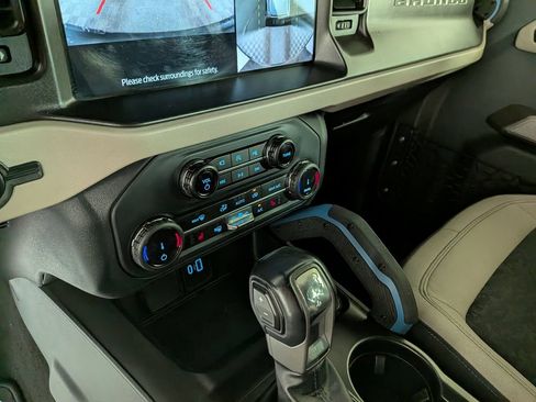 Used 2022 Ford Bronco Wildtrak AWD/4WD image 29