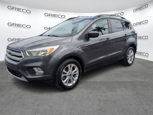 Used 2018 Ford Escape SE image 3